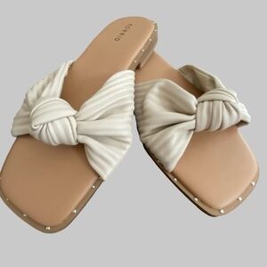 Torrid Wide Fit Cream  Knotted Slide on Summer Casual Sandal- Sz-8.5WW